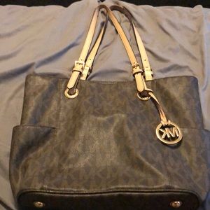 Michael kors purse